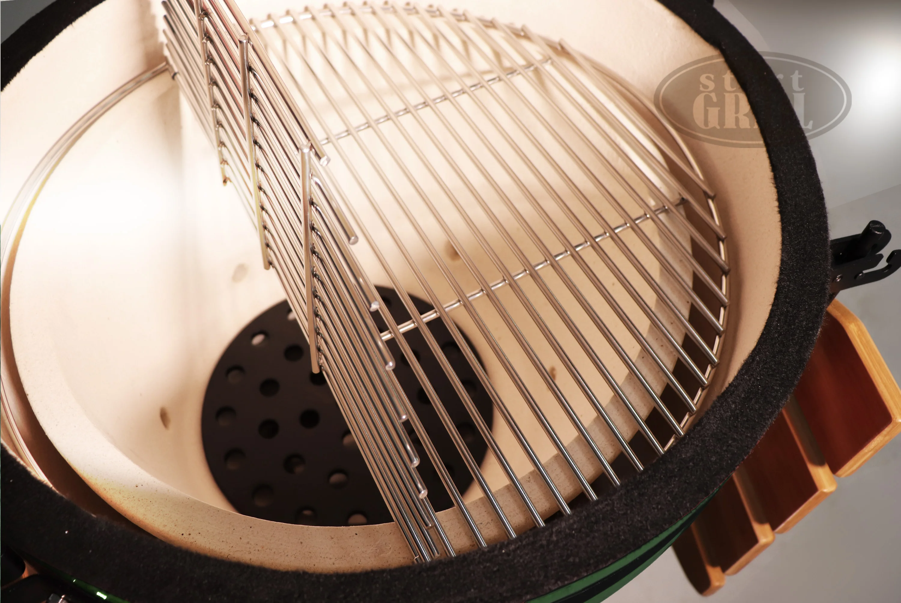  Керамический гриль-барбекю 22 дюйма (зеленый) (56 см) по низким ценам в Томске и Северске