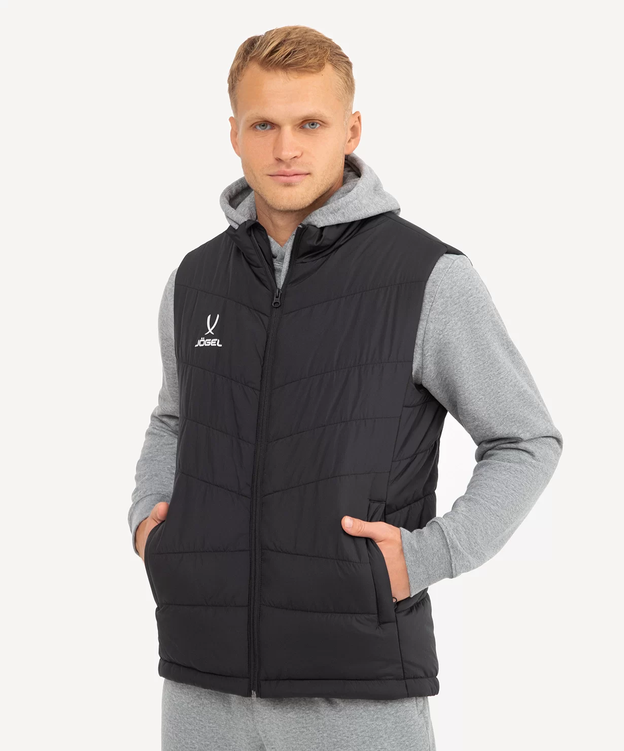 Фото Жилет утепленный ESSENTIAL Padded Vest 2.0, черный со склада магазина СпортСЕ