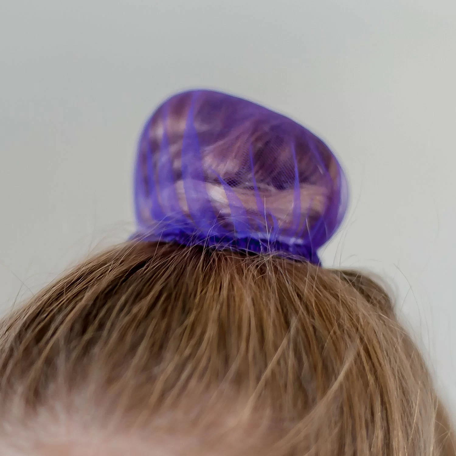 Фото Сеточка для волос Indigo 9см фиолетовый SM-329 со склада магазина СпортСЕ