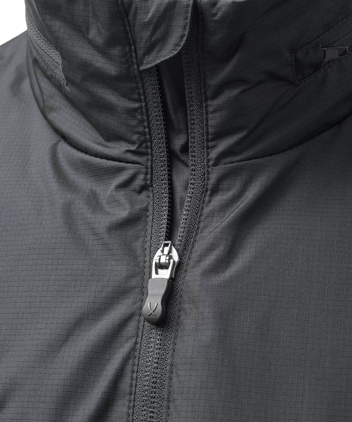 Фото Куртка ветрозащитная DIVISION PerFormPROOF Shower Jacket, черный, детский со склада магазина СпортСЕ