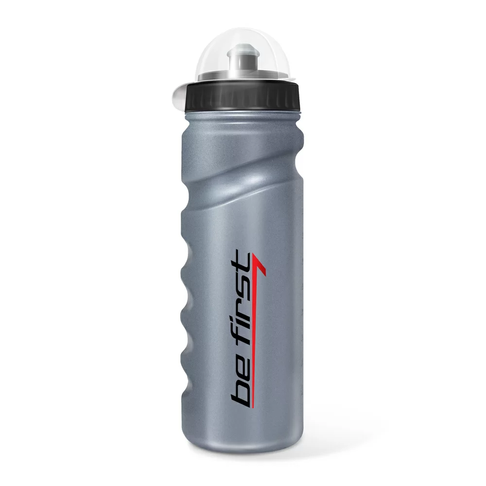 Фото Бутылка для воды Be First 750 мл с крышкой серый 75-gray со склада магазина СпортСЕ