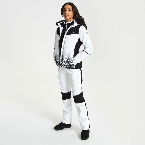 Фото Куртка Iceglaze Jacket (Цвет 900, Белый) DWP442 со склада магазина СпортСЕ