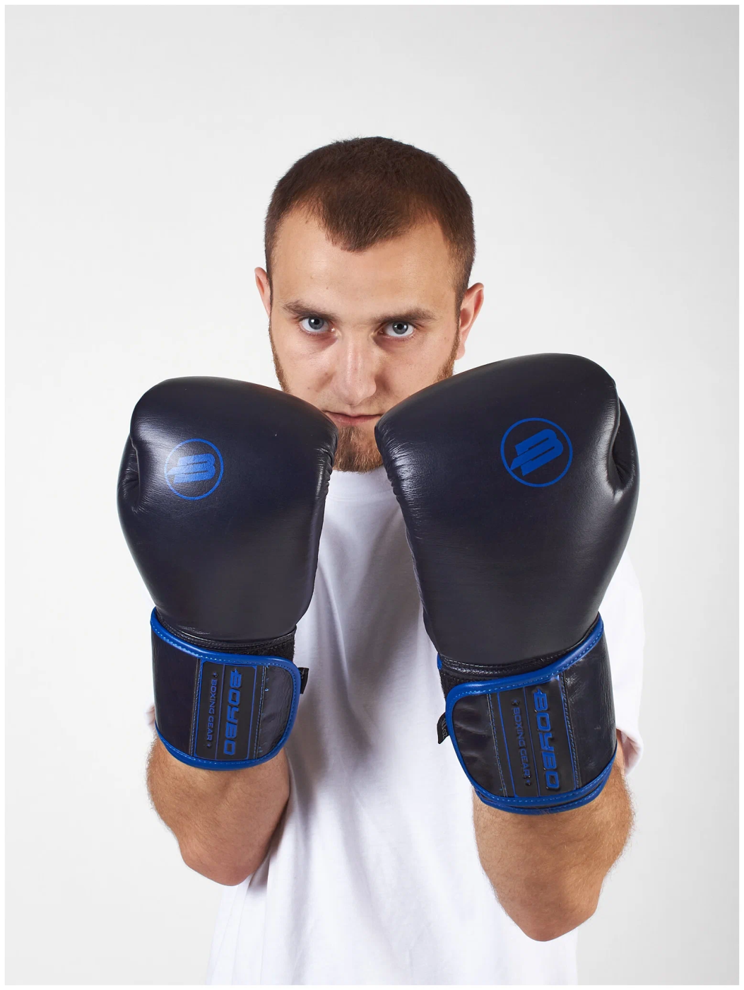 Фото Перчатки боксерские BoyBo Rage кожа черно-синий BBG200 со склада магазина СпортСЕ