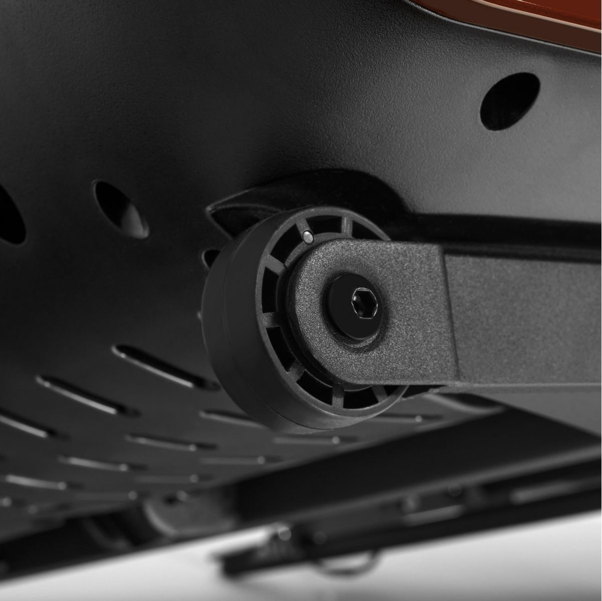  Беговая дорожка Titanium Masters Slimtech S60, чёрная по низким ценам в Томске и Северске
