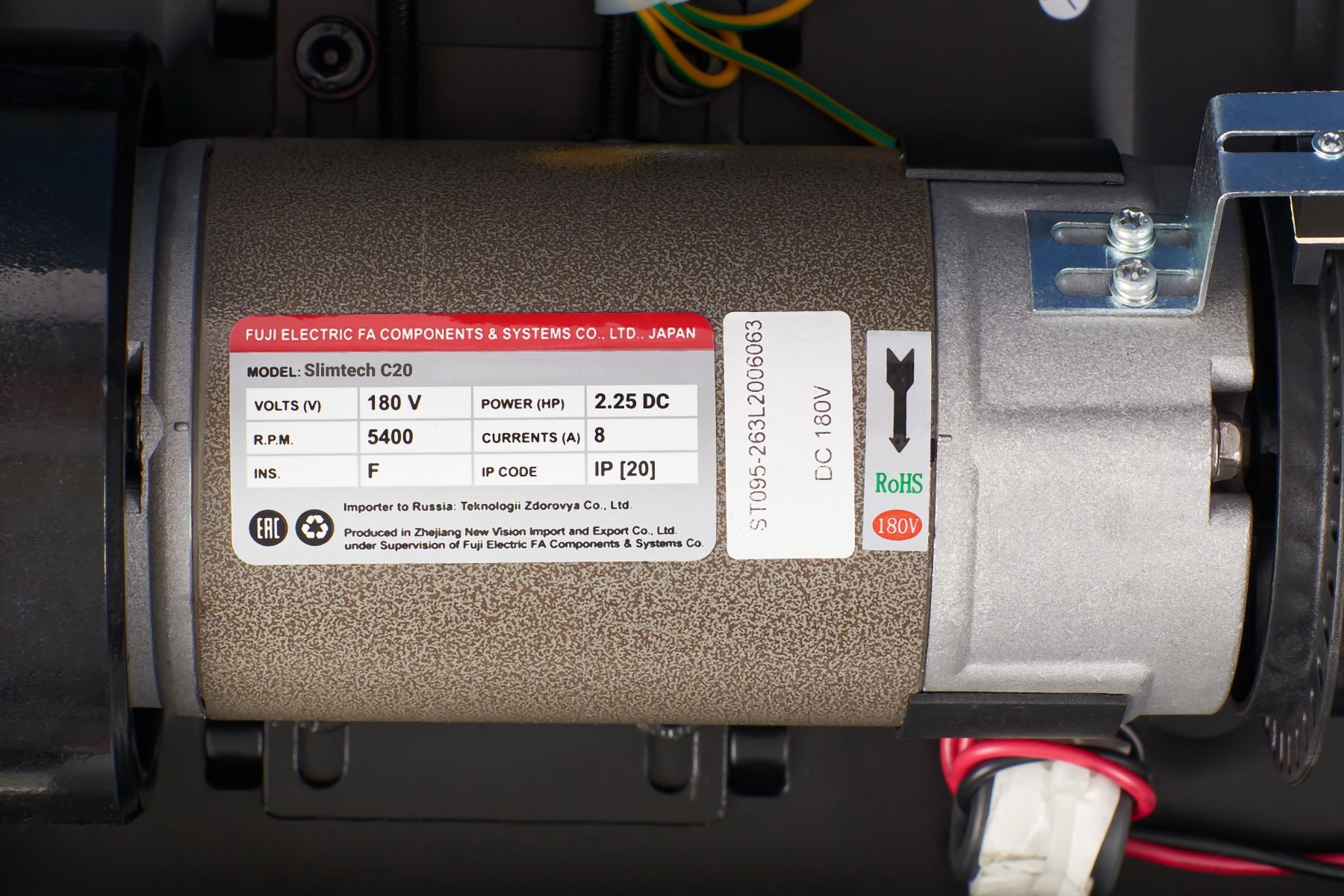  Беговая дорожка Titanium Masters Slimtech C20, красная по низким ценам в Томске и Северске